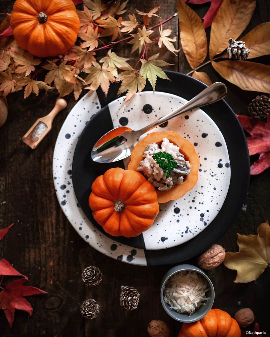 nathparisさんのインスタグラム写真 - (nathparisInstagram)「🇫🇷 Happy Halloween! 🎃 En ce jour de fête, j’ai préparé des mini courges Jack be little farcis au Risotto de champignons accompagnées d’une soupe de butternut 😋 Et vous quel est votre programme aujourd’hui ? 🇺🇸 Happy Halloween! 🎃 On this festive day, I prepared mini squashes Jack be little stuffed with mushroom risotto with butternut soup 😋 What is your program today?  En collaborartion avec @habitat_france」10月31日 22時11分 - nathparis
