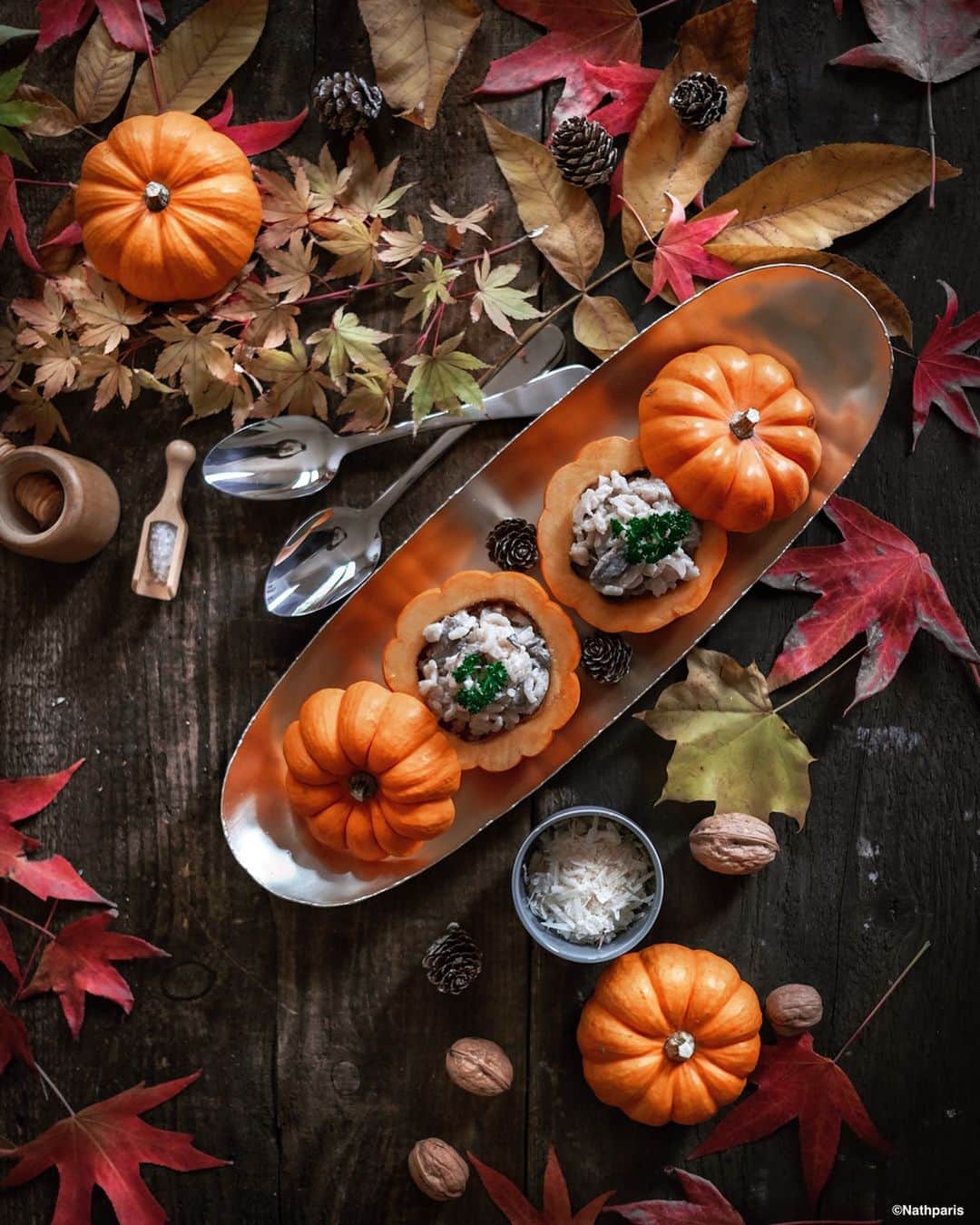 nathparisさんのインスタグラム写真 - (nathparisInstagram)「🇫🇷 Happy Halloween! 🎃 En ce jour de fête, j’ai préparé des mini courges Jack be little farcis au Risotto de champignons accompagnées d’une soupe de butternut 😋 Et vous quel est votre programme aujourd’hui ? 🇺🇸 Happy Halloween! 🎃 On this festive day, I prepared mini squashes Jack be little stuffed with mushroom risotto with butternut soup 😋 What is your program today?  En collaborartion avec @habitat_france」10月31日 22時11分 - nathparis