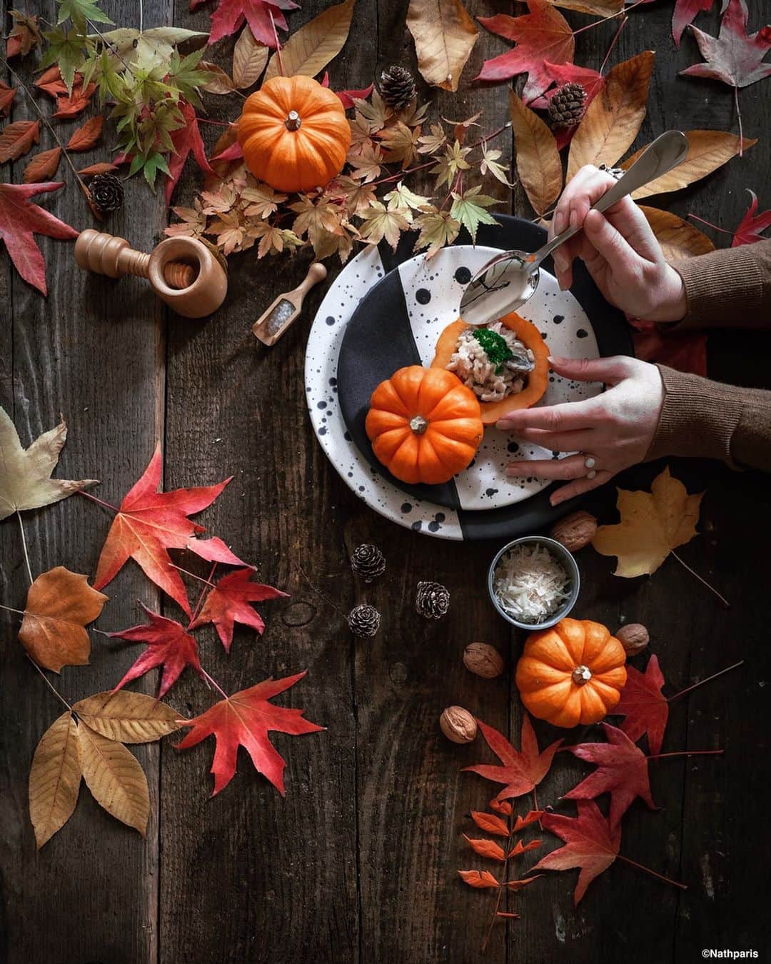 nathparisさんのインスタグラム写真 - (nathparisInstagram)「🇫🇷 Happy Halloween! 🎃 En ce jour de fête, j’ai préparé des mini courges Jack be little farcis au Risotto de champignons accompagnées d’une soupe de butternut 😋 Et vous quel est votre programme aujourd’hui ? 🇺🇸 Happy Halloween! 🎃 On this festive day, I prepared mini squashes Jack be little stuffed with mushroom risotto with butternut soup 😋 What is your program today?  En collaborartion avec @habitat_france」10月31日 22時11分 - nathparis