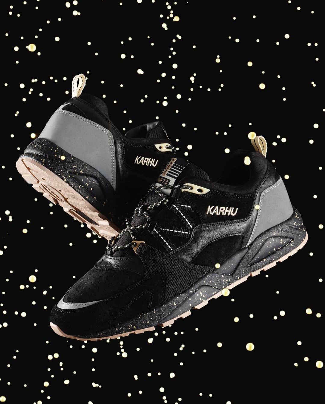 バーニーズ・ニューヨークのインスタグラム：「Tons of new arrivals have landed on Barneys.com this week, including these exclusive, reflective sneakers specially crafted with Finnish label @karhuofficial」