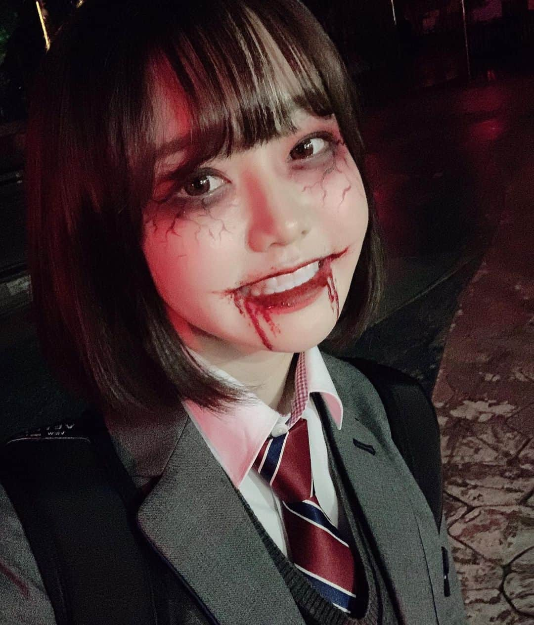 キム・イェリンさんのインスタグラム写真 - (キム・イェリンInstagram)「Have yourself a creepy little evening🎃👻 두번째 쫄보 예린 _ #ちせフィルム #치세필름 #할로윈」10月31日 22時44分 - peach_chu_