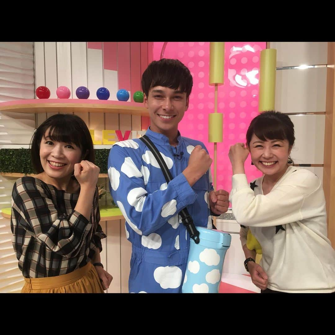 村上めぐみさんのインスタグラム写真 - (村上めぐみInstagram)「. なんと‼︎ 今日の#てれビタ ‼︎ #日本テレビ #ZIP から😆 #マーティン さん出演頂きました‼︎ . . . 生マーティンさん... むっちゃ元気‼︎笑 むっちゃ爽やか‼︎ むっちゃ気さく‼︎笑笑 . . . これから#ontherice 聞くたびに👂 発狂しそうです🤩‼︎笑 . . . 皆様の情報で朝ご飯が決まるので‼︎ 是非是非‼︎ ハッシュタグ #ZIP朝ごはん #熊本 を付けて ご飯に合う朝ご飯情報を‼︎ #ツイッター #インスタグラム で #投稿 して下さいな(ﾟωﾟ)♡ #ZIP #朝ごはんジャーニー 注目ですバイ‼︎ . . . よろしくお願いしマーーーティン‼︎😋笑笑」10月31日 23時00分 - megumi010227