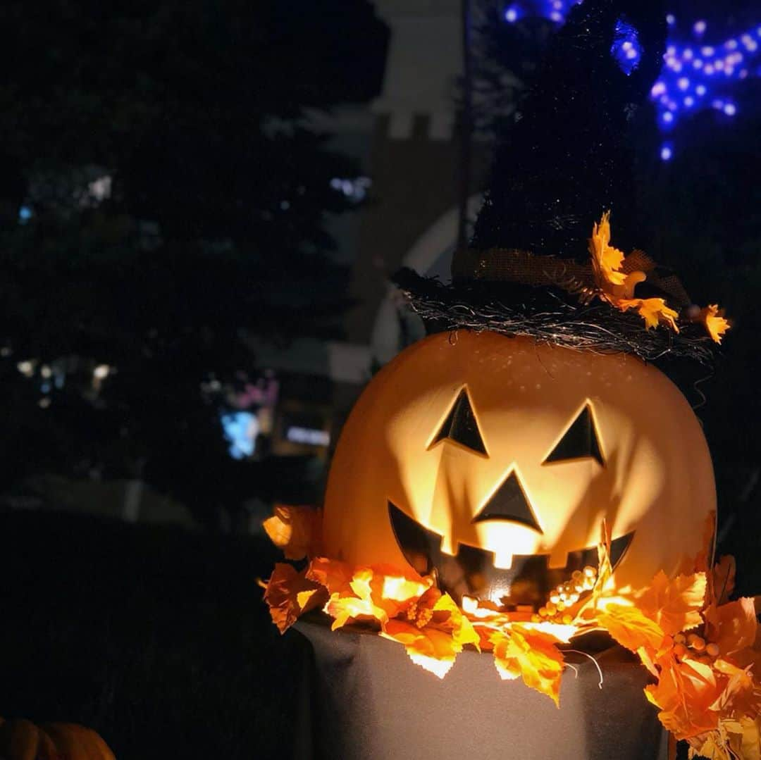 坂村かおるさんのインスタグラム写真 - (坂村かおるInstagram)「ハッピーハロウィン🎃  佐野市のキャラクター 「さのまるくん」がハロウィンバージョンになってたので思わず！パチリ💕  #ハロウィン#さのまるくん#佐野市#坂村かおる#レジェンド美魔女#かぼちゃ」10月31日 22時57分 - kaoru.sakamura