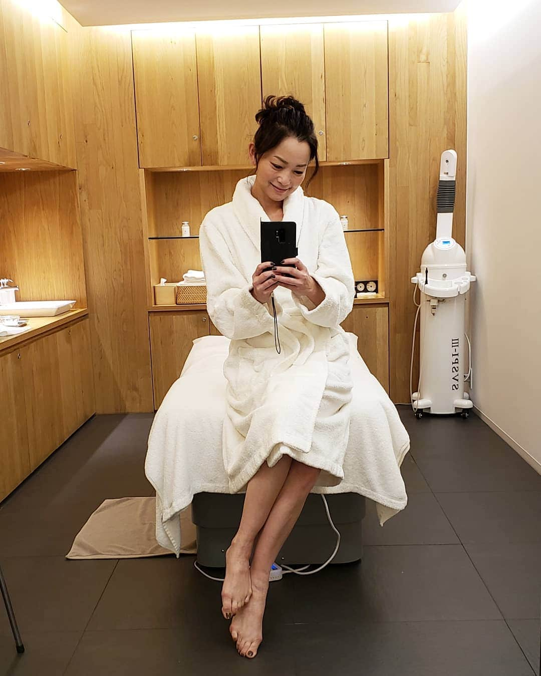 佐藤純さんのインスタグラム写真 - (佐藤純Instagram)「昨日は、FLUX SPA で全身&顔のコルギマッサージ✨  @flux.spa  活性酸素を除去する水素クリームでマッサージ。  気になる顔の歪みも調整してもらいました。  これ、ほんとにすごいの‼️ 終わって、鏡をみてビックリ。  歪みもよくなり、お肌も艶々✨  目の開き具合もすごい👀  コルギ後は、水素のサプリを飲んで、ミストサウナで潤い&デトックス。  むくみもとれて、バキバキだった身体がスッキリ～。 #fluxspa  #フラックススパ #spa #水素 #水素クリーム #水素トリートメント #コルギ #小顔 #フェイシャル #リラクゼーション #アンチエイジング #代官山 #ボディメンテナンス #ミストサウナ #活性酸素除去 #ママ #ママモデル #モデル #mama #mamamodel #model」10月31日 22時58分 - junsatoidea