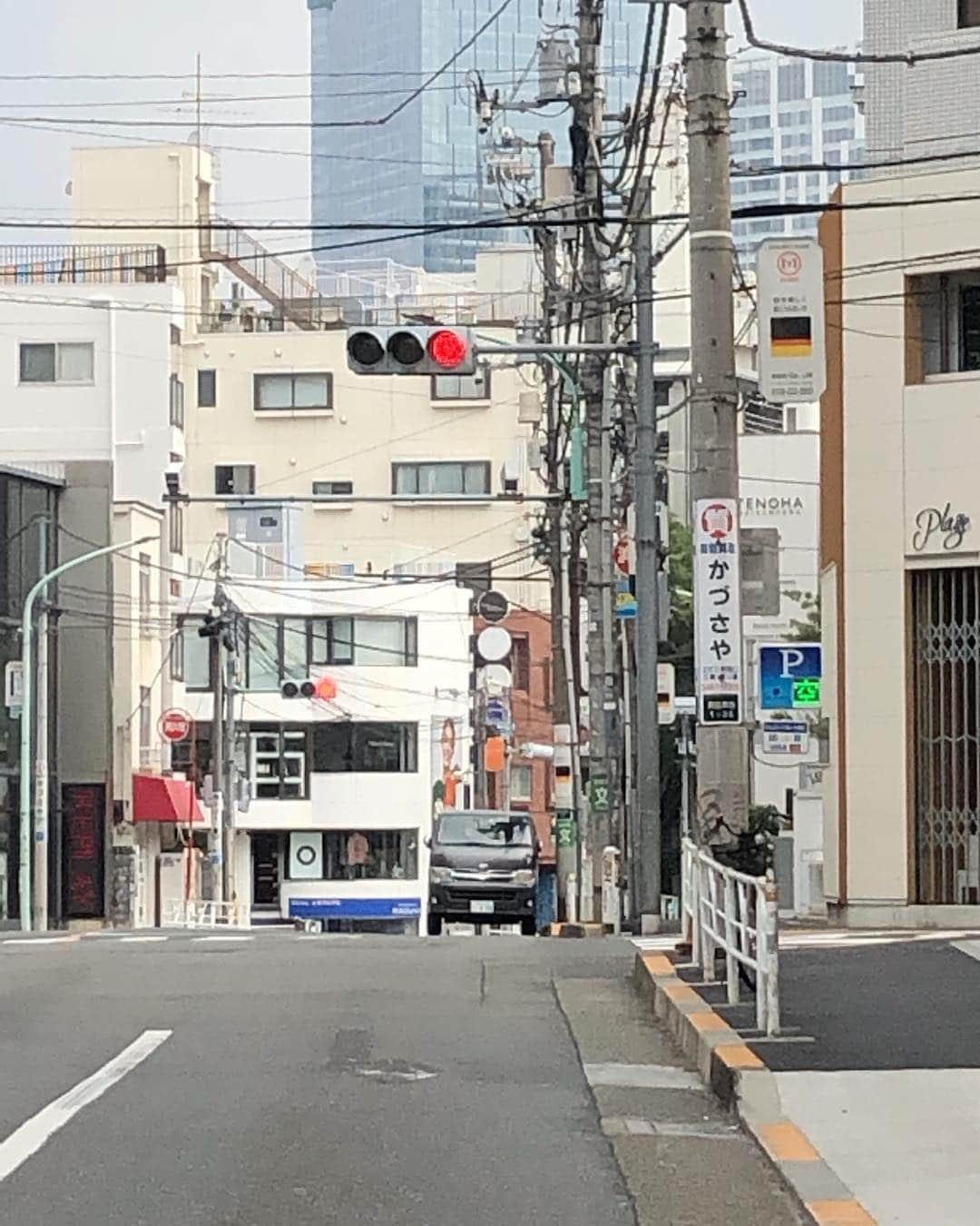 南博さんのインスタグラム写真 - (南博Instagram)「Typical landscape of Tokyo uptown area. #minamihiroshi.com#piano#teach#jazz#lesson#」10月31日 23時05分 - hiroshi_minami5_0