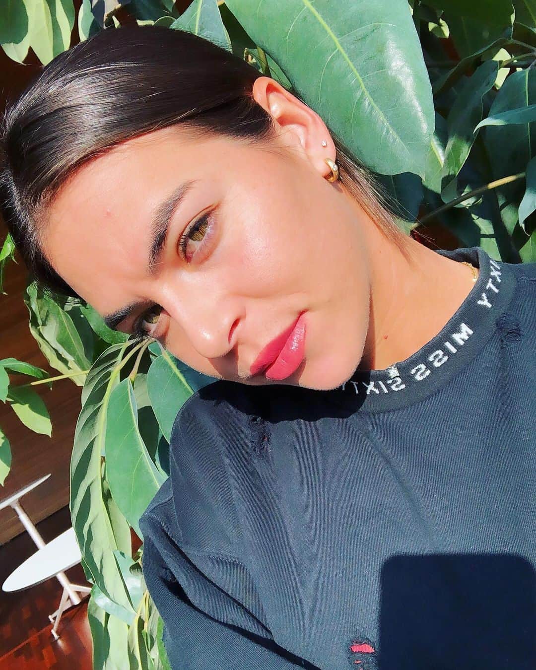アイラ・トムリャノビッチのインスタグラム：「*like when you spot it* 💧」
