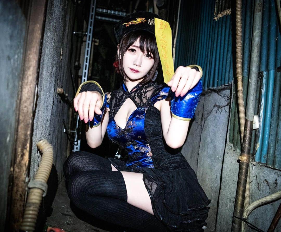 マコ・プリンシパルのインスタグラム：「HELLOWEEN お疲れさマコプリ🎃 ・ 🦇 ・ 🦇 ・ 📸photo by Noe #HELLOWEEN #trickortreat #cosplay #cosplaygirl #Gyeongssi #ハロウィン #コスプレ #キョンシー #キョンシーガール」