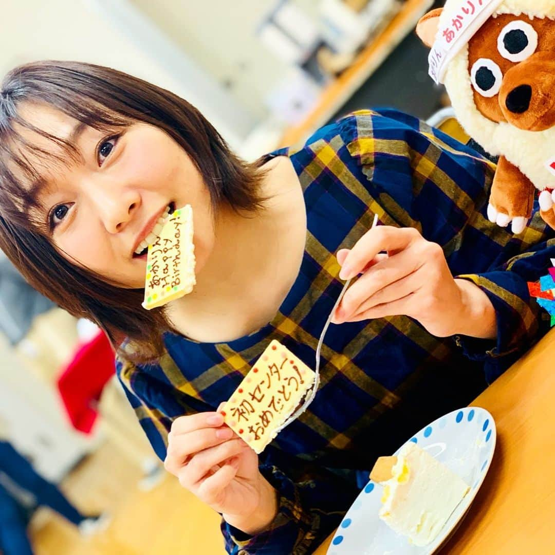 須田亜香里さんのインスタグラム写真 - (須田亜香里Instagram)「28歳になりました😊 ドデスカでお誕生日とセンターをお祝いしていただいて、写真はドデスカのセンターの裕二さんに撮っていただきました☺️ そして、食べきれなかったのでセンタープレートを差し上げました！ #誕生日」10月31日 23時44分 - akarisuda