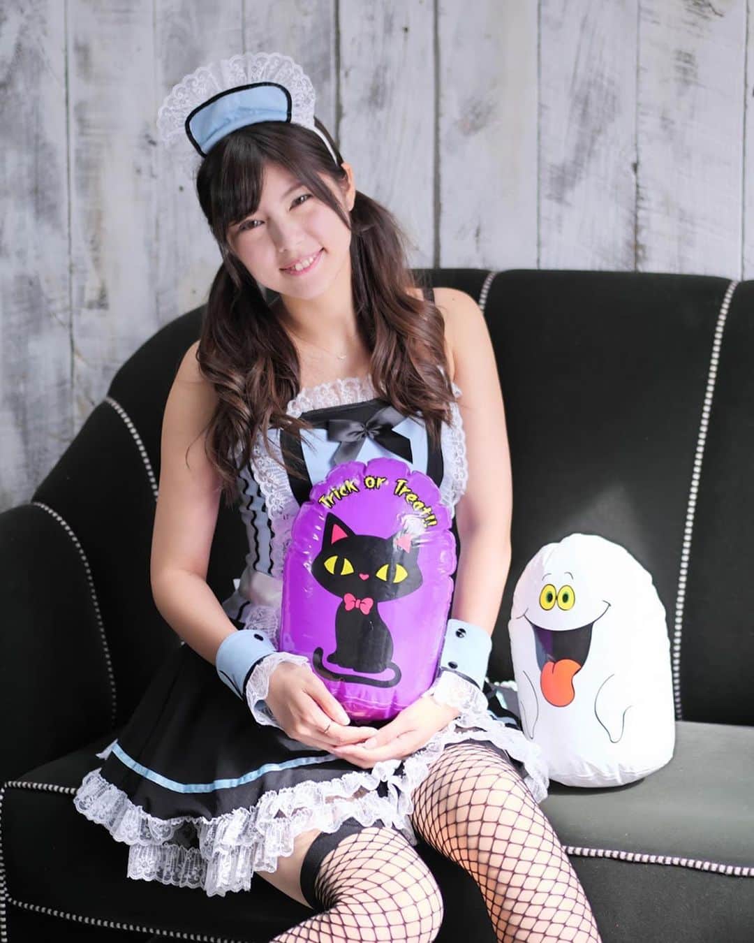 熊林保奈美のインスタグラム：「* . ハロウィン企画で メイドさんのコスプレした〜🎃👻🍭 . * #halloween #happyhalloween #ハロウィン終わっちゃう #レースクイーン #RQ #フロンティアキューティーズ #熊林保奈美  #道産子 #Japanesegirl #paddokgirls #pitgirl」