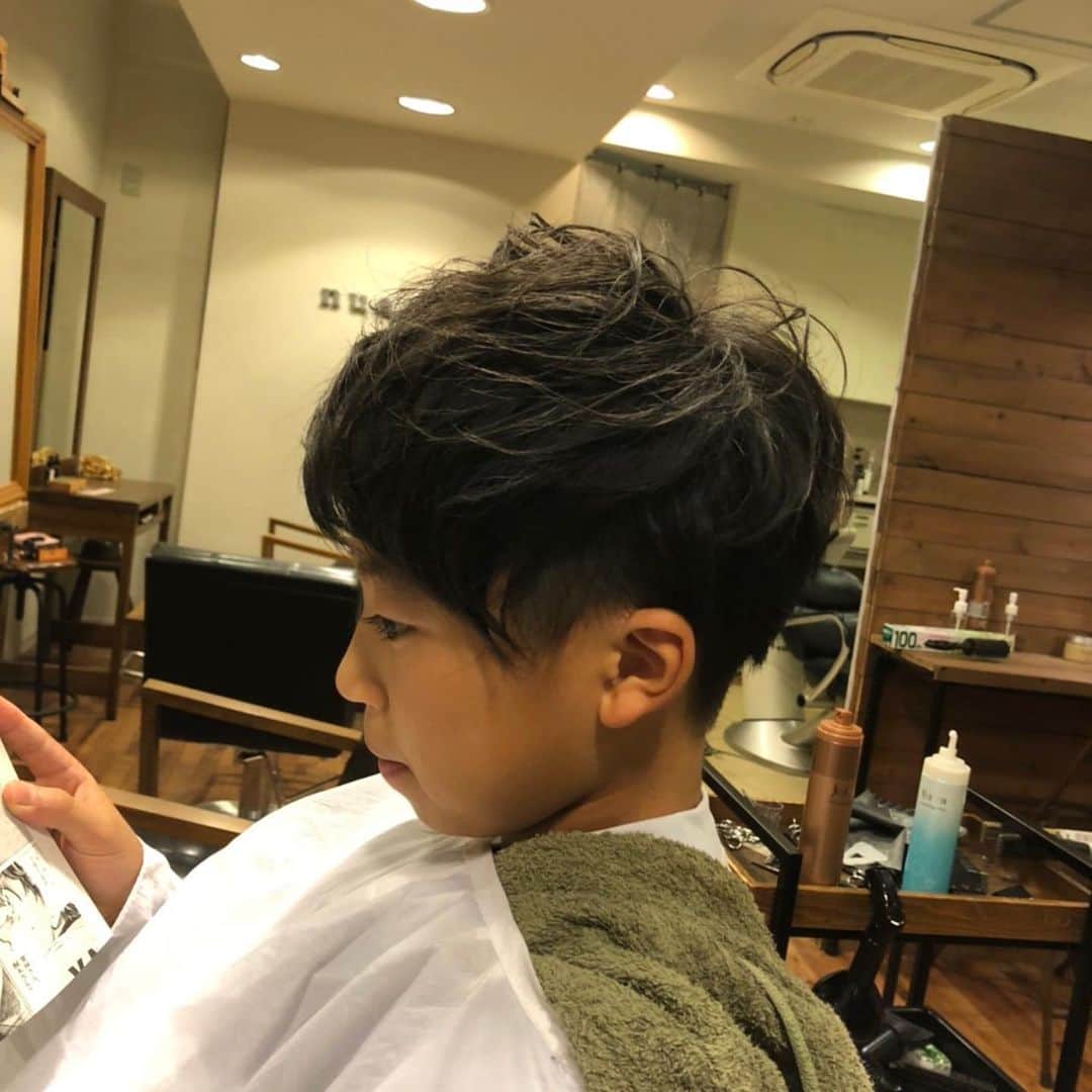 都築龍太さんのインスタグラム写真 - (都築龍太Instagram)「息子散髪。 生意気な。 僕は何故か小6まで坊主でした。」11月1日 0時04分 - euphk0927