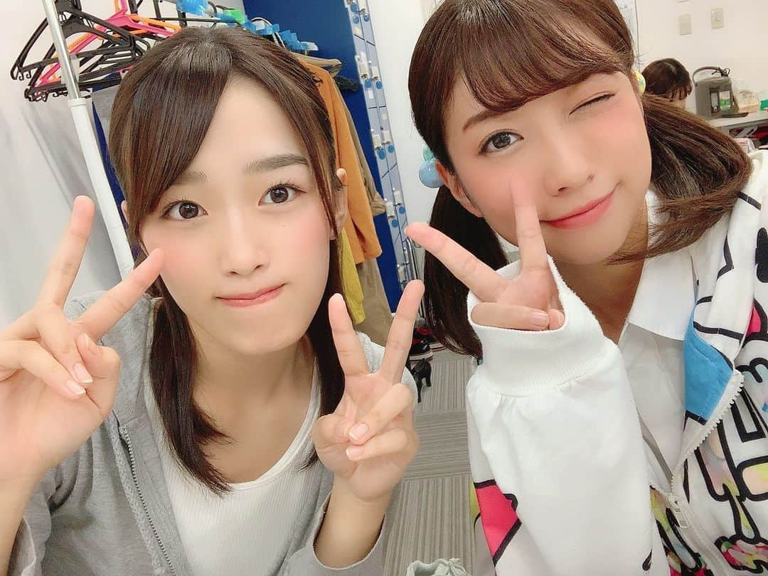 大貫彩香さんのインスタグラム写真 - (大貫彩香Instagram)「初日！ 無事に幕が開けました✨  素敵なお花💐差し入れ🌸 ありがとう御座います✨  楽屋のお隣 主演の綾乃ちゃん😊 明日からももっともっと！✨ 磨きをかけて届けていきます！  19:00公演お待ちしてます❤︎ . . そしてハッピーハロウィン🎃👻 . . #舞台　#おおばかもの　 #happyhalloween」11月1日 0時26分 - sayaka_oonuki