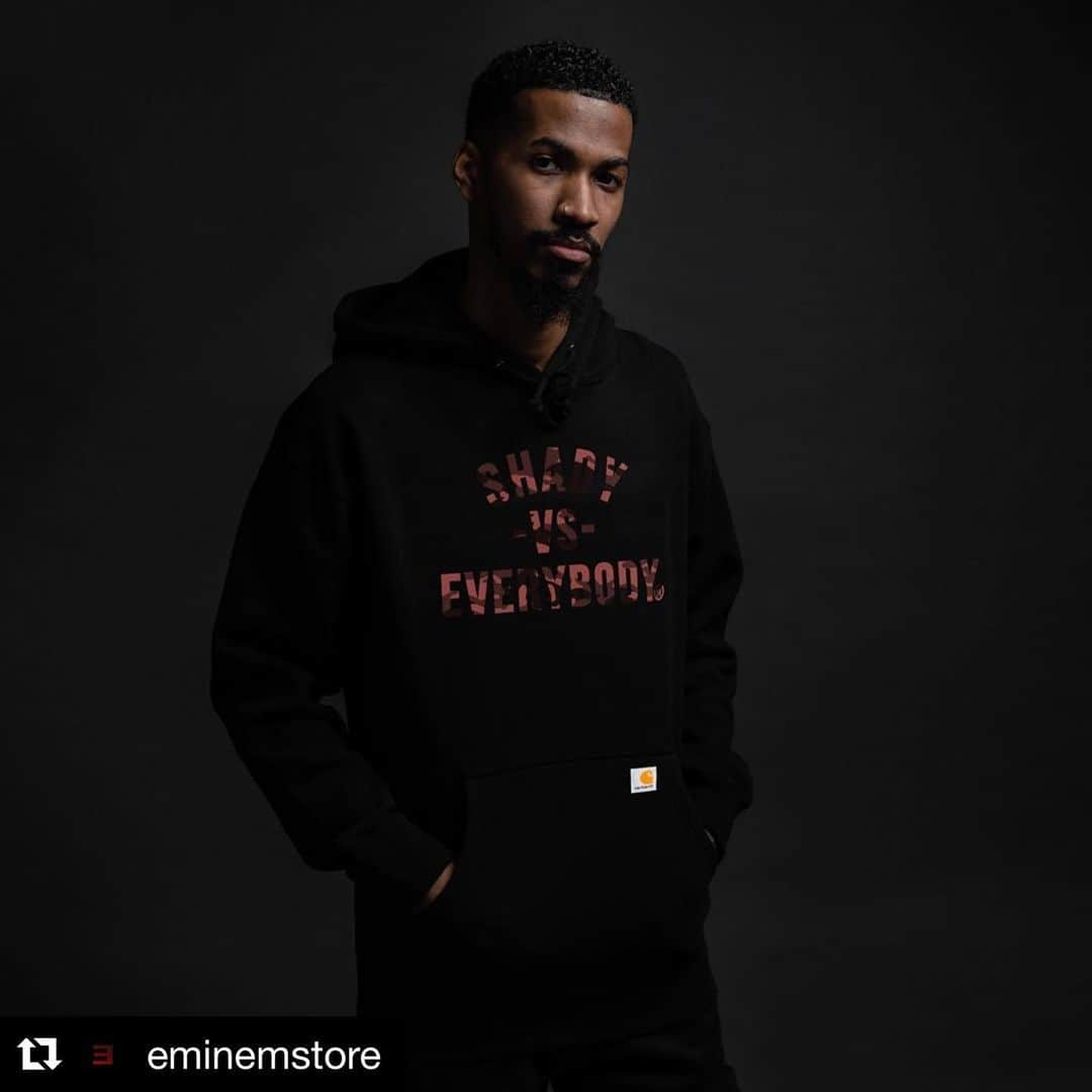 エミネムさんのインスタグラム写真 - (エミネムInstagram)「#Repost @eminemstore ・・・ Marshall Mathers Foundation x Detroit Vs Everybody | Proceeds Go to the Verses Project | SHOP NOW | Link in bio」11月1日 0時31分 - eminem