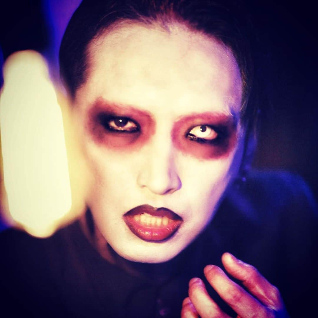 明希 さんのインスタグラム写真 - (明希 Instagram)「@anismonoral PRESENTS HALLOWEEN PARTY @SHINJYUKU_Reny  Thank you! xxx.  #marilynmanson のつもり(･ ∀ ･) #happyhalloween #trickortreat #sid #明希 #地獄へようこそ💜」11月1日 0時39分 - sid.aki