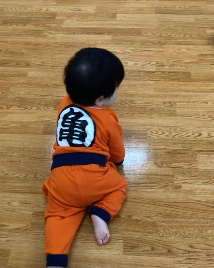 のインスタグラム：「ハッピーハロウィン🎃💕 ドラゴンボールの亀仙流の道着で仮装👻  #ハロウィン　#ハロウィン仮装　#ドラゴンボール　#亀仙流 #道着　#孫悟空　#halloween #dragonball #songoku#할로윈」