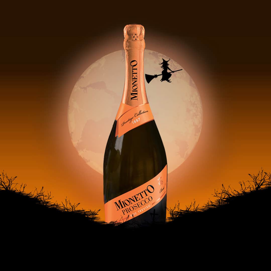 Mionetto Proseccoさんのインスタグラム写真 - (Mionetto ProseccoInstagram)「A sparkling thrill for the scariest night of the year! #happyhalloween #mionettoprosecco  Enjoy Mionetto responsibly」11月1日 1時01分 - mionetto_prosecco
