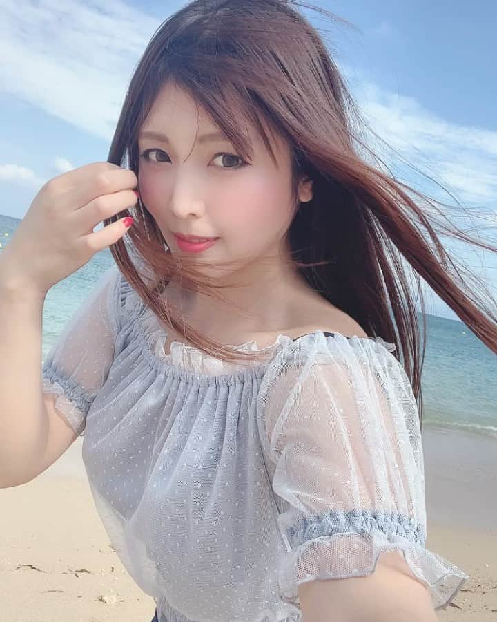 新村あかりのインスタグラム：「海綺麗すぎたーーー！！！！ #石垣島 #フサキビーチリゾート #2枚目は現実 #まさかの晴天」