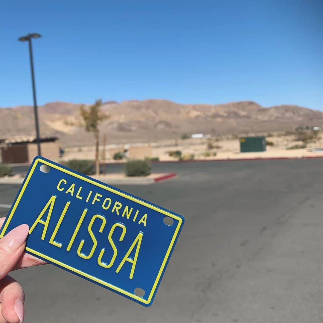 のインスタグラム：「ALISSA in California🚘💙 LAでお仕事あってそのまま現地の友達も合流してVegasに旅に出てます☺️車で行くのは初めてで、最、高、、、って呟きながらアメリカをだいぶフィールしている。#route66」