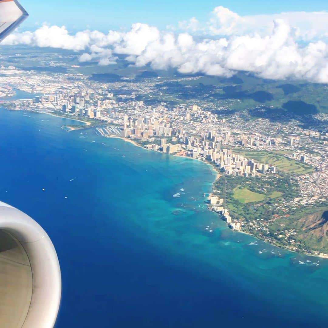 マキ・コニクソンさんのインスタグラム写真 - (マキ・コニクソンInstagram)「Bon Voyage ✈️ CCの大学USCのファミリーイベントでちょっくらLAまで行って来ます！👋🏼 #LAはご近所です！ #uscfamilyweekend」11月1日 1時40分 - makikonikson