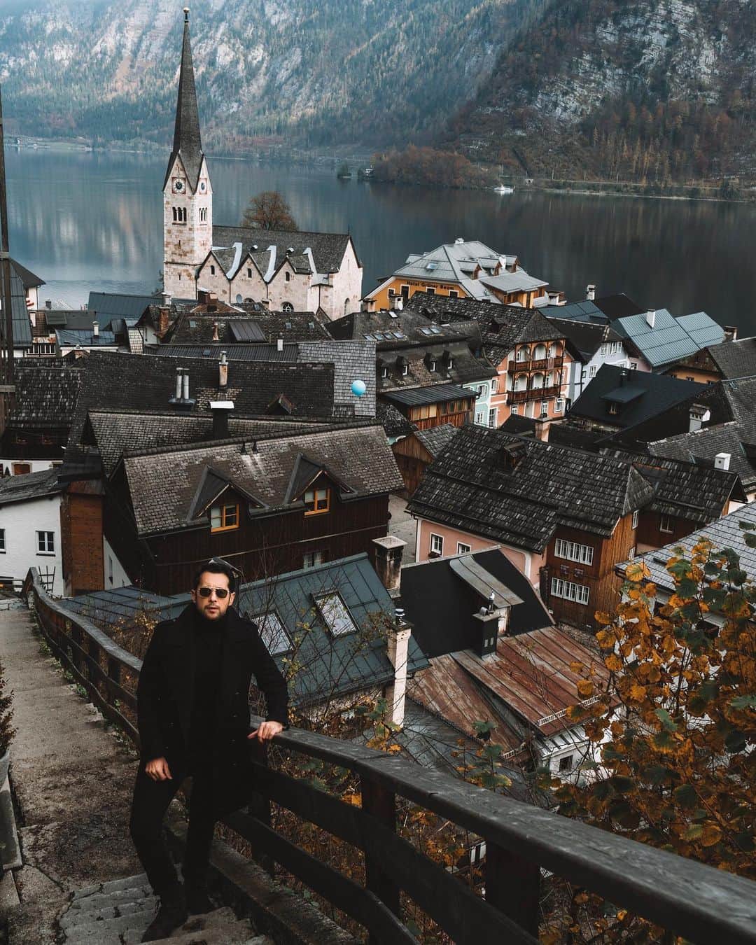 Sezgin YILMAZのインスタグラム：「Gidilmesi ve görülmesi gereken bir yer; Hallstatt..」