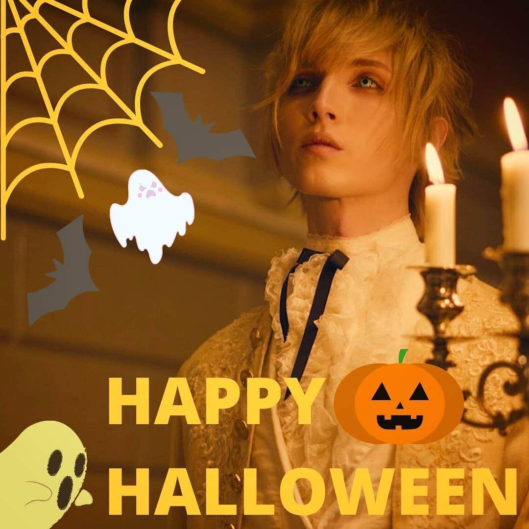 YOHIOのインスタグラム：「Happy Halloween everyone! Hope you're having a great holiday🎃⁣ ⁣ What did you dress up as? ⁣ ⁣⁣ ⁣⁣ --------⁣⁣ ⁣⁣ #YOHIO #alternative #halloween #vampire #happyhalloween #halloween2019 #ハロウィン」