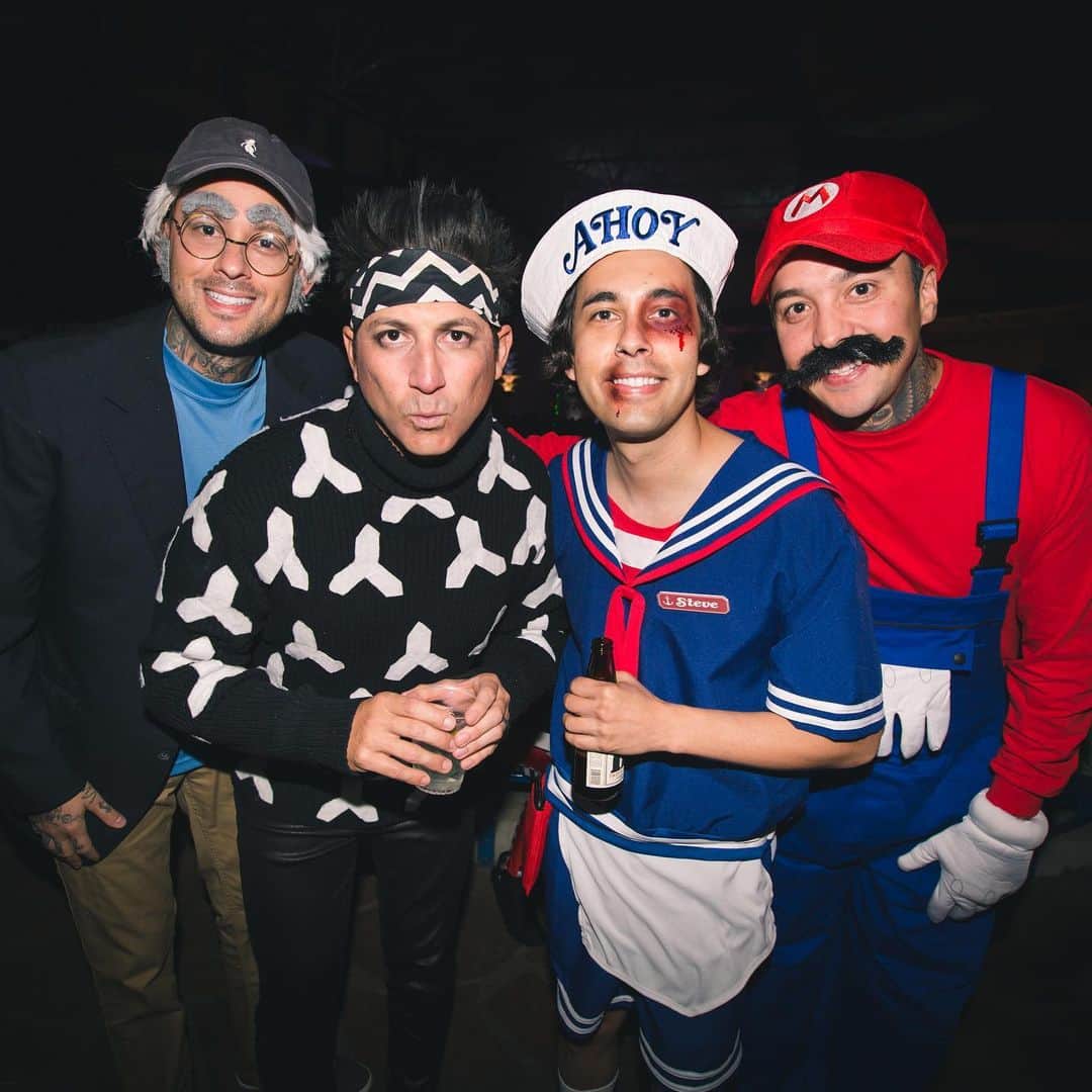 ピアス・ザ・ヴェイルのインスタグラム：「Smash all the pumpkins 🎃」