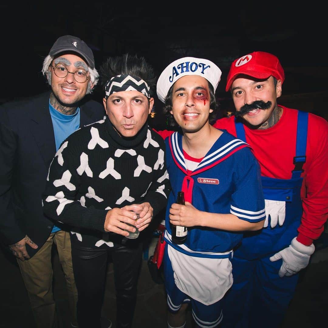 ピアス・ザ・ヴェイルさんのインスタグラム写真 - (ピアス・ザ・ヴェイルInstagram)「Smash all the pumpkins 🎃」11月1日 3時20分 - piercetheveil