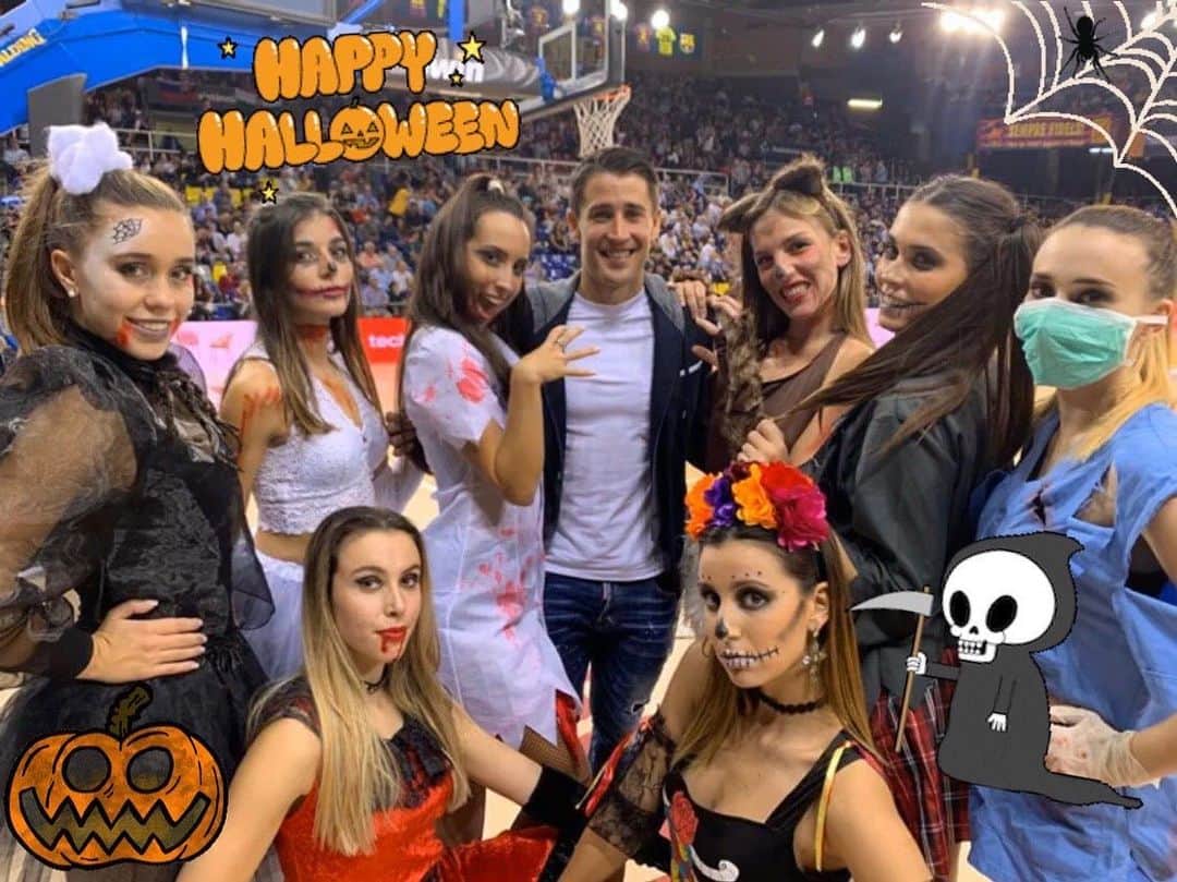 ボージャン・クルキッチのインスタグラム：「¡Disfrutad de la noche y sed buenos!🖤🎃 ¡Feliz Halloween a todos! 👻🕸//Enjoy your night and be good! 🖤🎃 Happy Halloween to you all! 👻🕸」