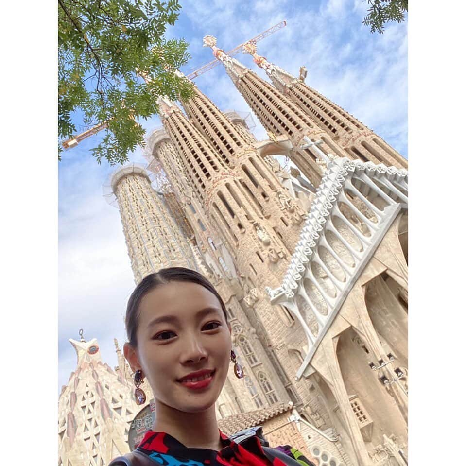 朝日放送「朝だ！生です旅サラダ」さんのインスタグラム写真 - (朝日放送「朝だ！生です旅サラダ」Instagram)「@edayuri_official 今週から海外の旅は 江田友莉亜が #スペインの旅 をお届けします🇪🇸 一週目は #バルセロナ からスタート！ 素敵な街並み、素敵なお食事、素敵な体験 …素敵づくしです🥴💕 . 朝8時から、是非ご覧下さい👀 _ #素敵な街並み #素敵な食事 #素敵な体験 #魅力あふれる旅 #お届けします #お楽しみに #Barcelona #スペイン #España _ #ABCテレビ #朝日放送テレビ #生放送 #土曜朝 #8時 #朝だ生です旅サラダ #旅サラダガールズ #江田友莉亜  #海外 #旅 #travel #trip」11月1日 15時04分 - tabisalad