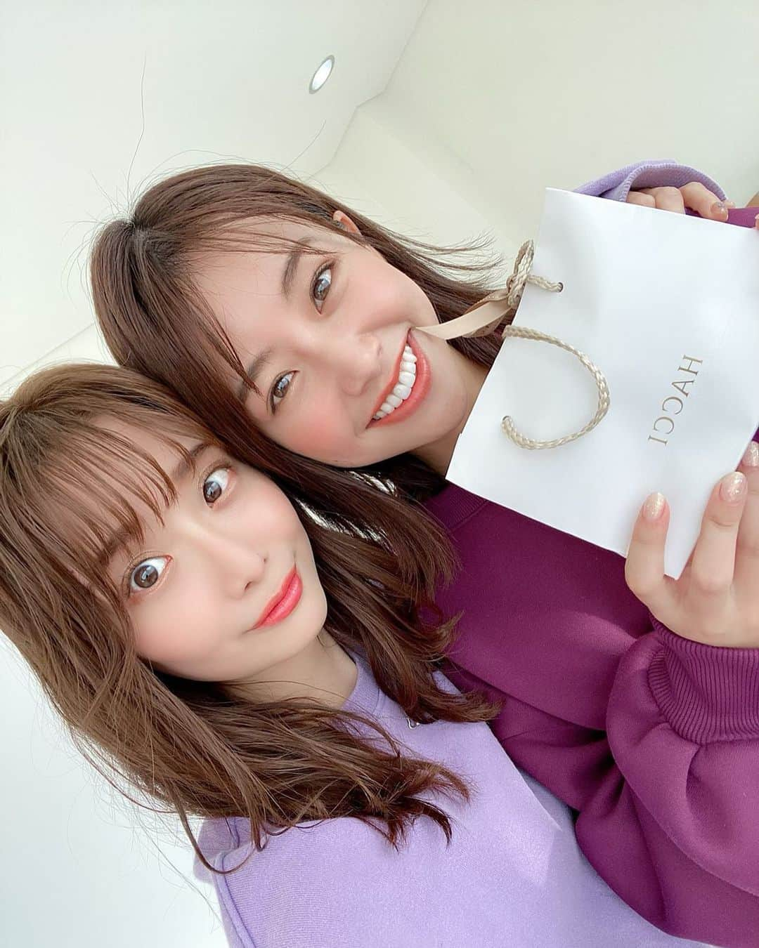 中川絵美里さんのインスタグラム写真 - (中川絵美里Instagram)「👭 久々に会えたらまさかの！！！紫グラデーションズ🤣笑 しかも仕事で一緒になれるとは…とにかく歓喜歓喜🙌 ずっとなかなか予定合わずだったので冬はたくさん会うぞ〜☃️ #セントフォース #ほぼ同期#柴田阿弥 ちゃん」11月1日 13時43分 - emiri_nakagawa