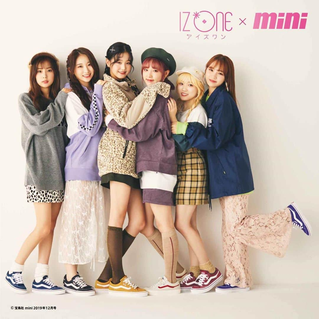 miniさんのインスタグラム写真 - (miniInstagram)「mini 12月号ではIZ*ONEがVANSの新作スニーカーを履きこなし！ miniっこが大好きなスニーカーブランドVANSと、飛ぶ鳥を落とす勢いの、大人気グローバルグループIZ*ONEが奇跡の誌面コラボは必見です！  @official_izone @official_izone @abc_mart_japan  #mini#IZONE#アイズワン#vans#ヴァンズ#スニーカー#新作#FALKEN#ファルケン#ウェア#かわいい #チョユリ #チャンウォニョン #宮脇咲良 #チェイェナ #アンユジン #矢吹奈子 #クォンウンビ #カンヘウォン #本田仁美 #キムチェウォン #キムミンジュ #イチェヨン」11月1日 13時53分 - mini_tkj