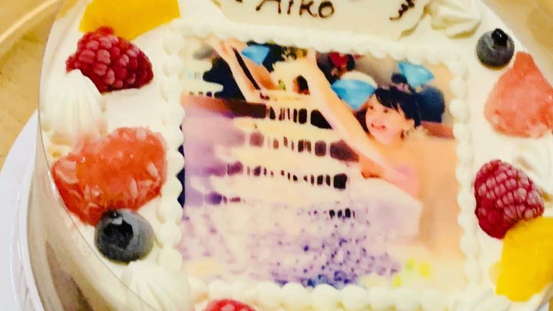 吉田玲奈さんのインスタグラム写真 - (吉田玲奈Instagram)「昨夜は愛子ちゃんのバースデーパーティー🎂結婚式の時のシャンパンタワーの写真をケーキにしました🥂🍾🎂幸せいっぱいの奥さま💖この一年もたくさん笑顔で過ごせますように✨ #石山愛子 ちゃん ＃おめでとう  #お誕生日会 #女子会 #熟女会 #笑った？ #天現寺カフェ #美味しい #飲みます #ハロウィン #🎃#ハロウィン仮装 した気分のアプリ #お誕生日おめでとう」11月1日 14時08分 - reina.yoshida.ciel.1218