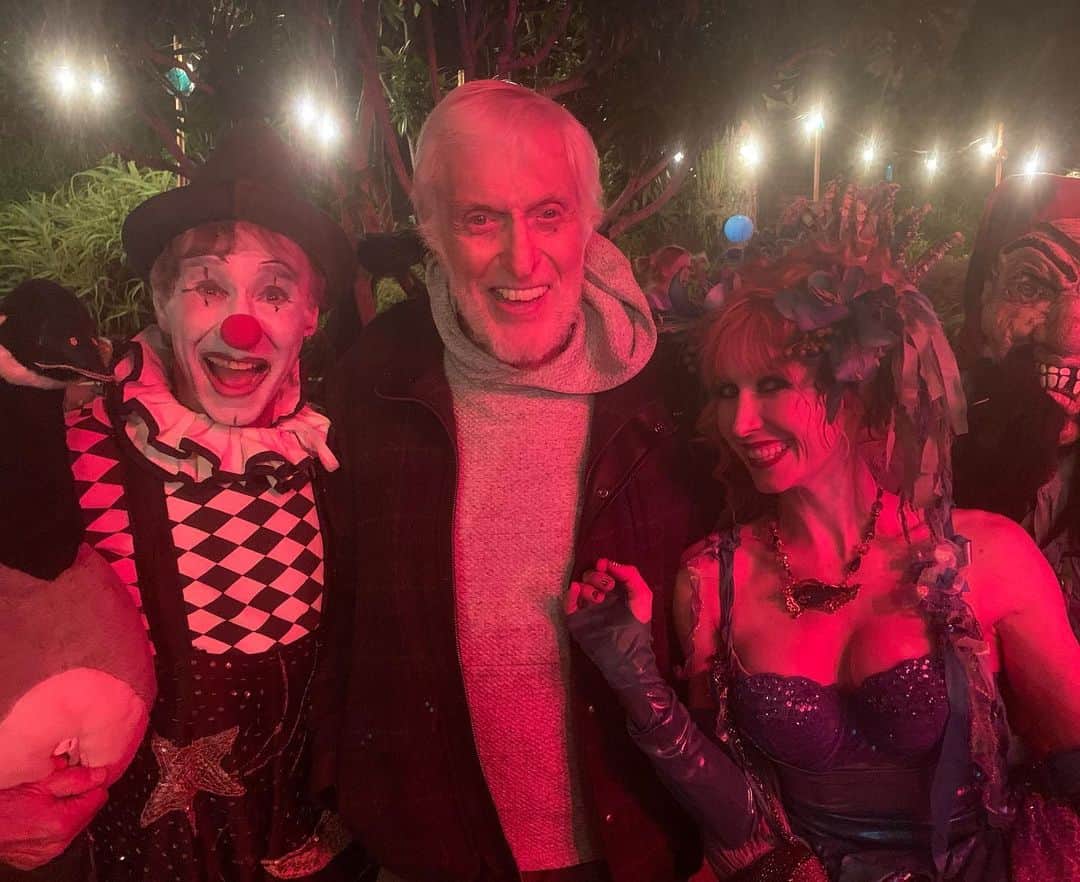 ボニー・モーガンのインスタグラム：「Halloween at Dick Van Dyke‘s thank you @bijoubox @lisapuppet and @official_dick_van_dyke for the generous invitation! Off to the next adventure!! #dickvandyke #happyhalloween #ohmylife #adventuresofbendybonnie #adventuresofbonanddad #shenanigans #legendary #bendybonnie」