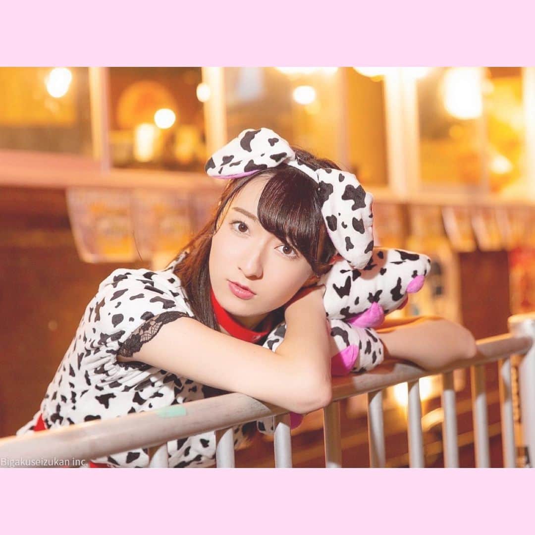 牧村一穂のインスタグラム：「美学生図鑑のハロウィン企画に掲載していただきました🐶！ ２年前に掲載していただいてから、ユニドルについて、色々とあった！ので、そこについてもインタビューしていただいています！是非お読みください🎃↓ https://bigakusei.com/binan-bijo/23648/  #ミスコン#被写体になります#撮影モデル#サロンモデル#撮影#サロンモデル募集#女子大生#看護学生#likeforlikes#instagood#ハロウィン #ポートレート#ポートレート部#101匹わんちゃん #美学生図鑑」