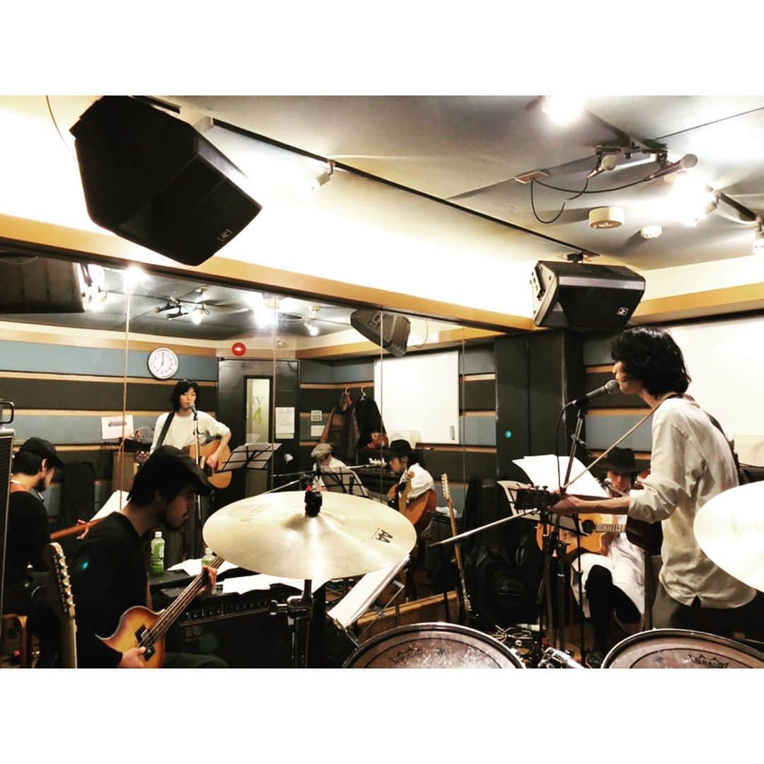 兒玉太智のインスタグラム：「‪あと1週間💥 昨日はLIVE「こだま現象」のリハでした。‬ ‪"超常現象"とのコラボ、超新鮮で最高です。‬ お二人とも本当に上手い。 ‪どうぞお楽しみに！‬ . . ‪11/8(Fri)‬ ‪at 渋谷ウィークエンドガレージトーキョー‬ ‪Open 19:00 Start 20:00‬ ‪Ticket ¥3000 (1drink & 1Food Order)‬ ‪#こだまたいち #超常現象‬ . . ‪ご予約はお店のHPにて‬！ ‪weekendgaragetokyo.jp/event/?p=7071‬ . . #こだま現象」