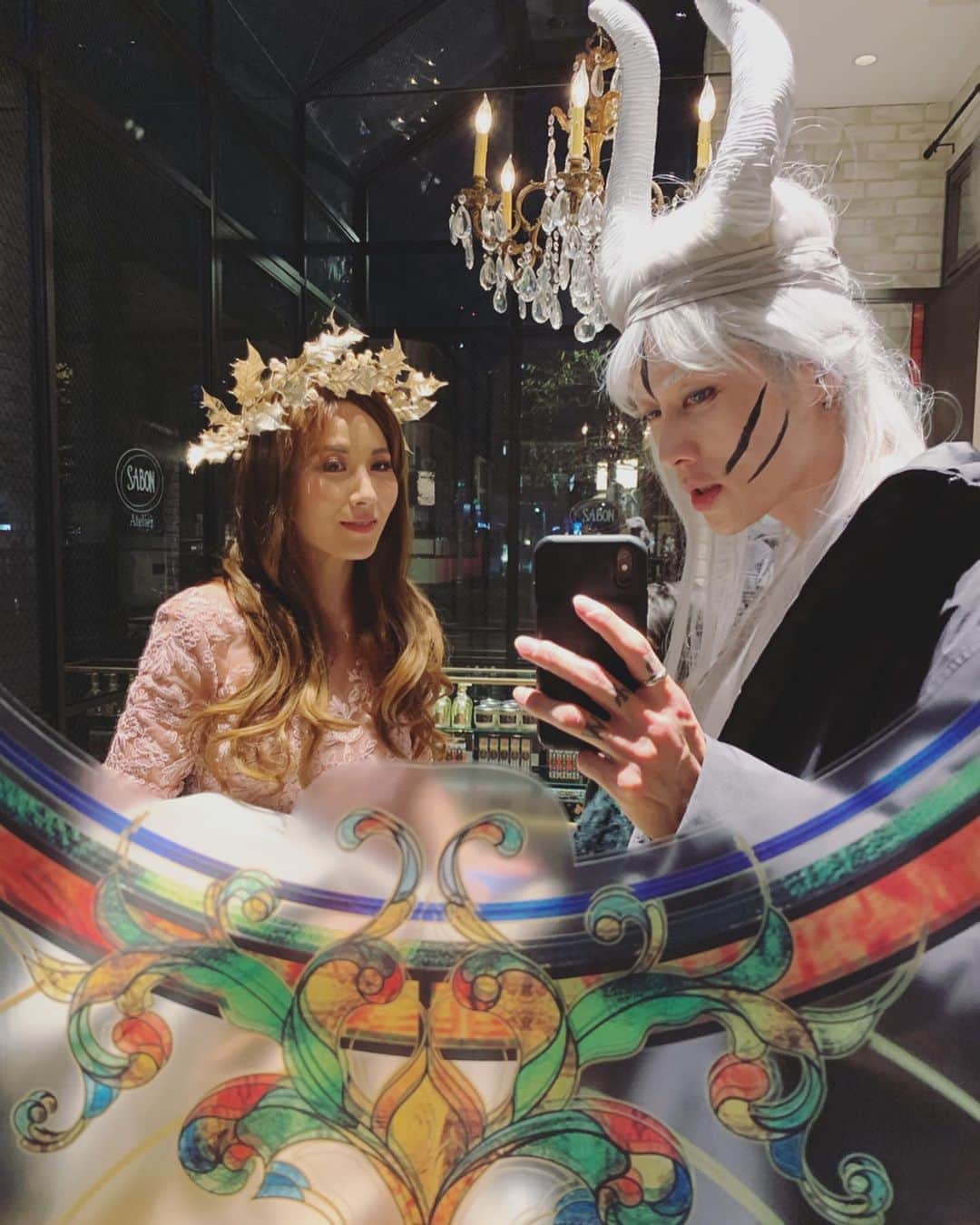 雅-MIYAVI-さんのインスタグラム写真 - (雅-MIYAVI-Instagram)「Happy Halloween 2019 from Ishiharas!!!! 🎃👻💙💙🎉🙌🏻🥳 #Maleficent」11月1日 6時25分 - miyavi_ishihara