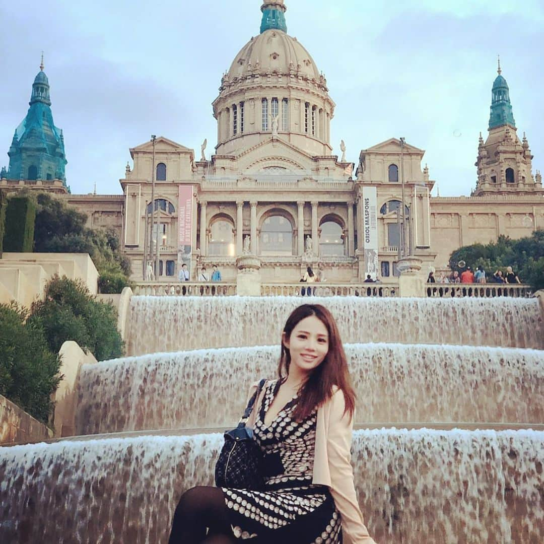 鈴木涼美さんのインスタグラム写真 - (鈴木涼美Instagram)「All bad memories in my life would have been gone in this enormous view of Montjuic. カタルーニャ美術館などを擁するモンジュイックの丘があまりに美しくてしばし嫌なこと忘れる。 #barcelona #discoverbarcelona #montjuïc #catalunya」11月1日 6時23分 - suzumisuzuki