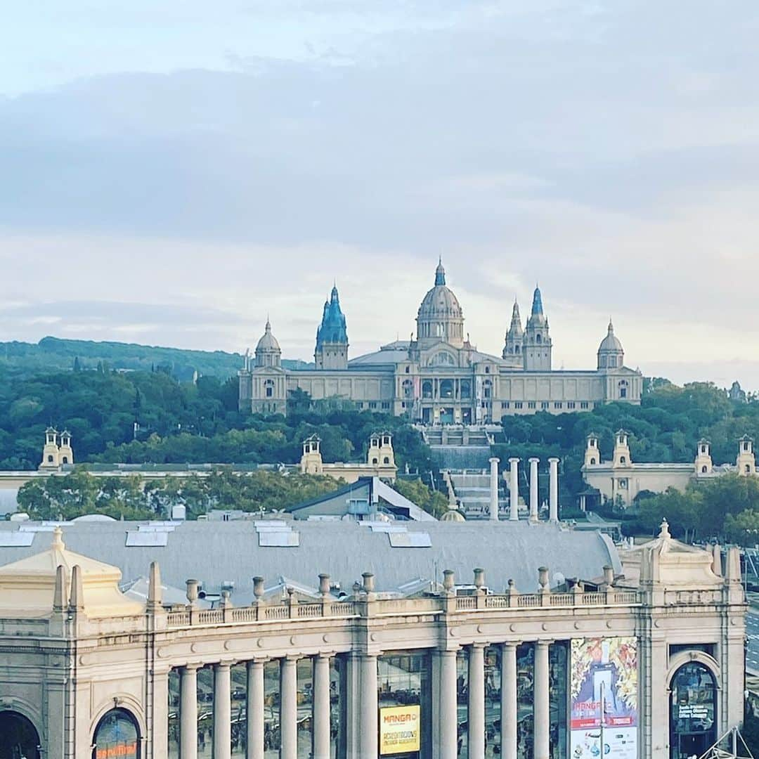 鈴木涼美さんのインスタグラム写真 - (鈴木涼美Instagram)「All bad memories in my life would have been gone in this enormous view of Montjuic. カタルーニャ美術館などを擁するモンジュイックの丘があまりに美しくてしばし嫌なこと忘れる。 #barcelona #discoverbarcelona #montjuïc #catalunya」11月1日 6時23分 - suzumisuzuki