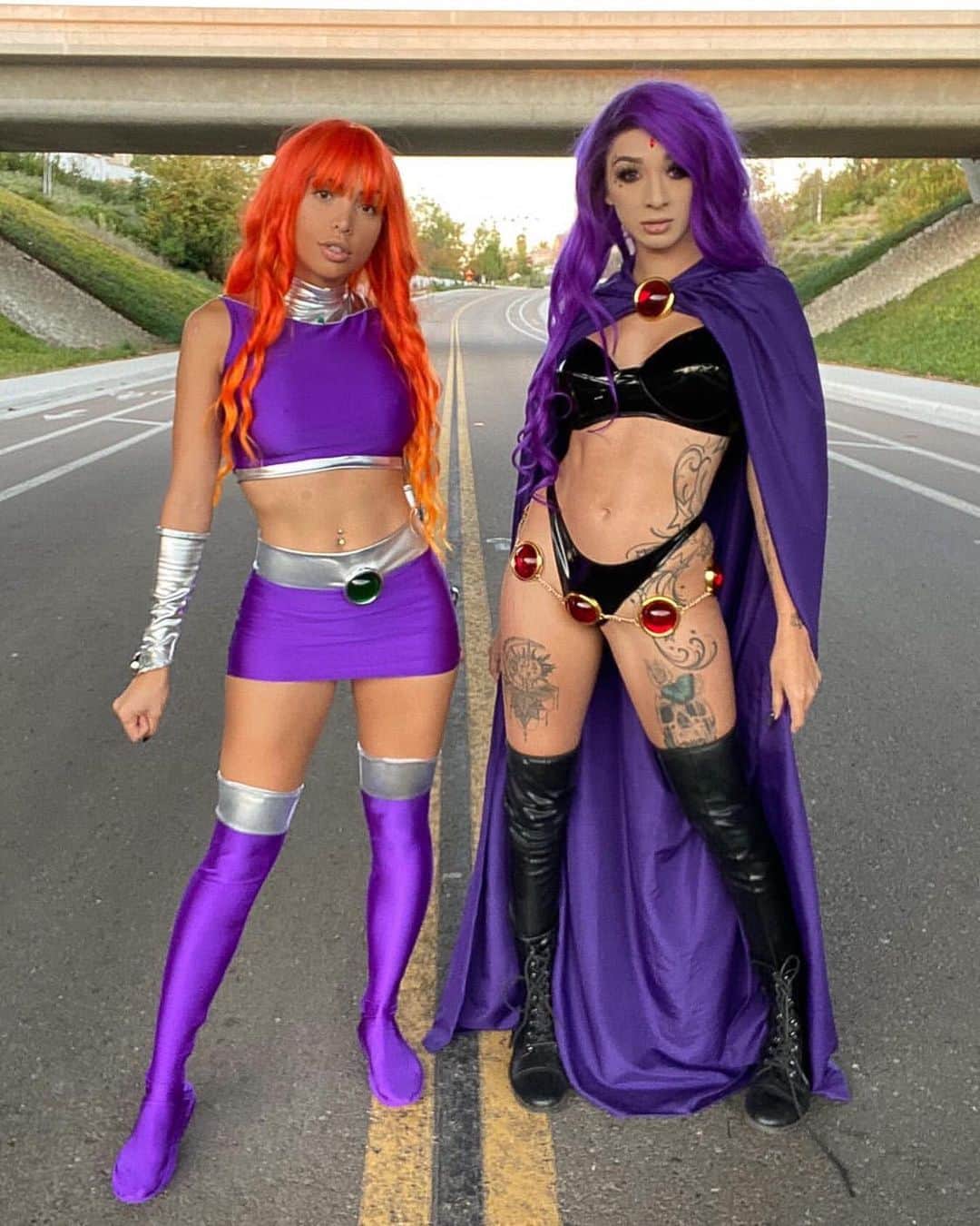 Maddy Belleのインスタグラム：「The Raven to my Starfire🔥 @indica.bae What do you think of our Cosplay costumes? 💜」
