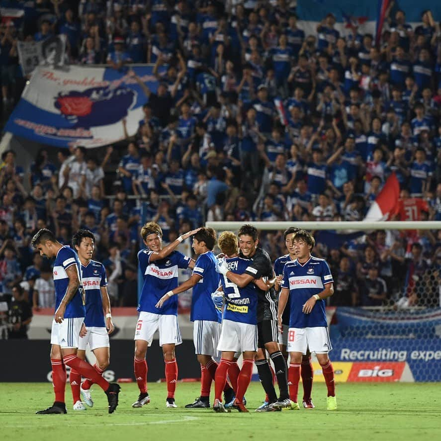 横浜F・マリノスさんのインスタグラム写真 - (横浜F・マリノスInstagram)「Happy #Friyay 🥳 . . #fmarinos #Jリーグ #金曜日」11月1日 7時10分 - yokohamaf.marinos