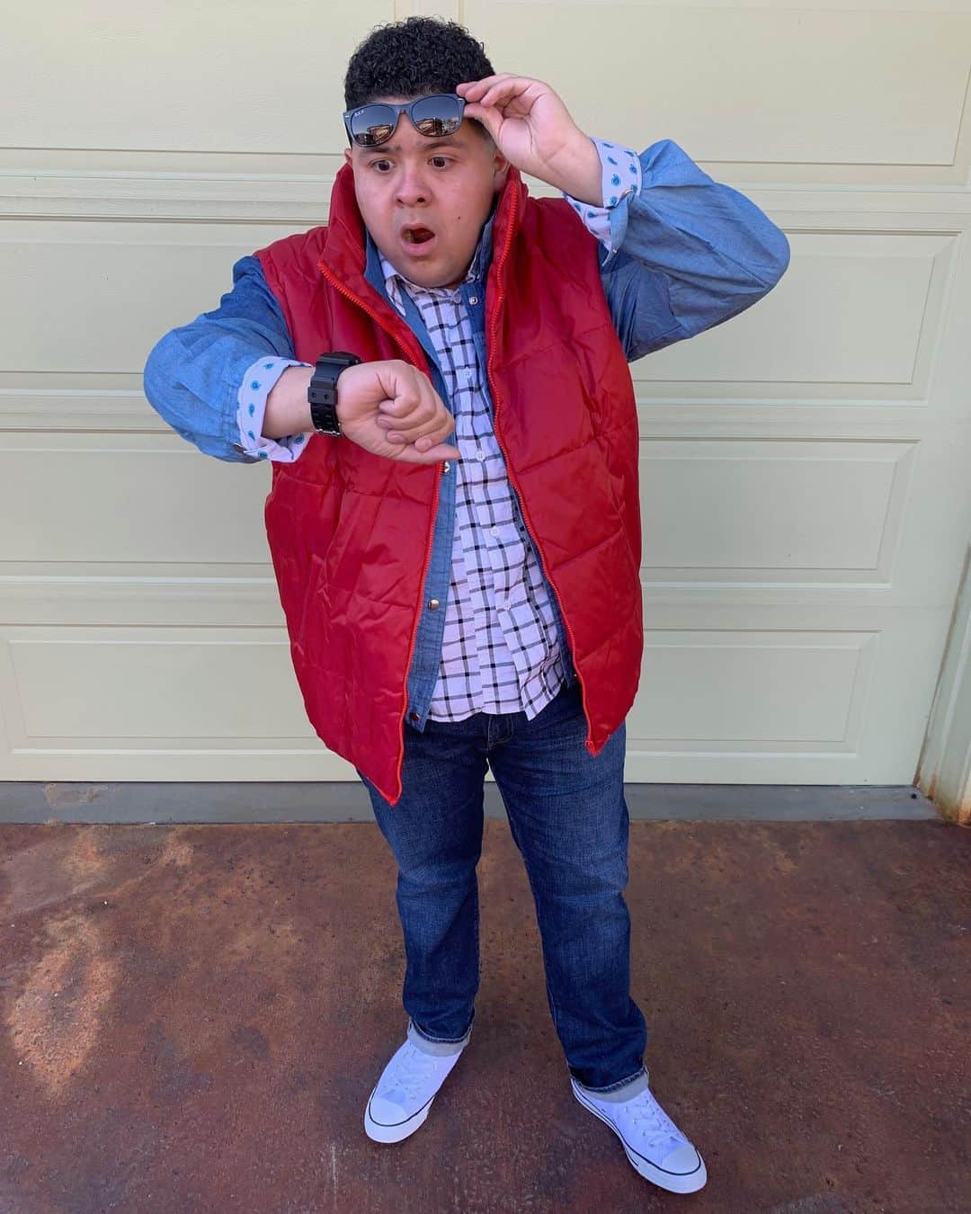 リコ・ロドリゲスのインスタグラム：「Wait a minute. Wait a minute Doc, uh, are you telling me you built a time machine … out of a DeLorean?」