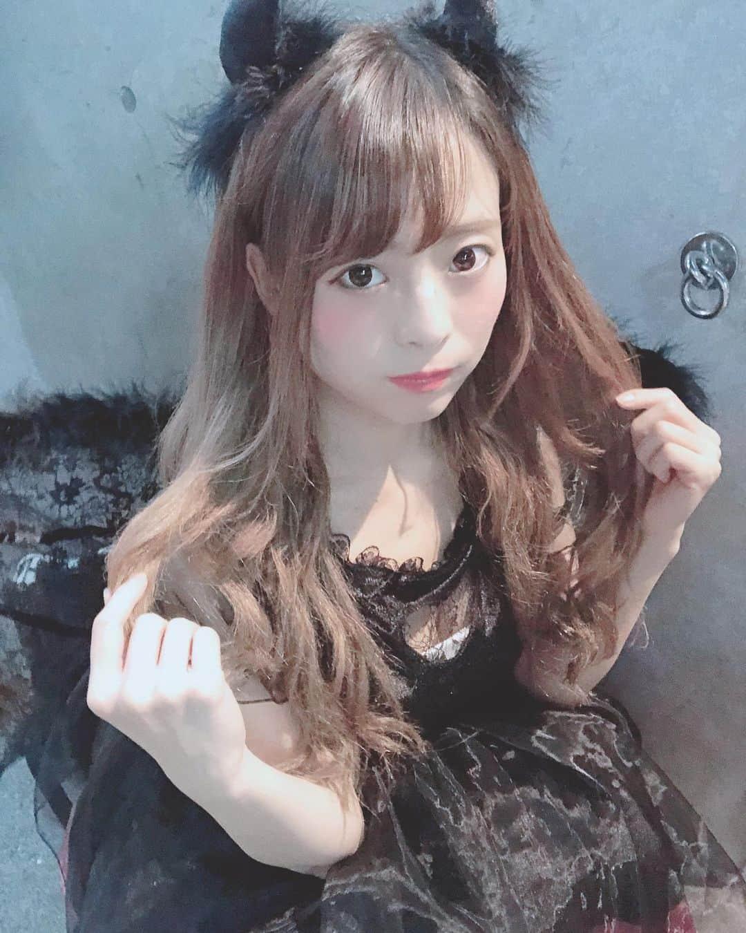 亀田ゆかりさんのインスタグラム写真 - (亀田ゆかりInstagram)「. . アルティメットハロウィン2019 大トリ嬉しかったなあ . 昨日はデビル😈！ 渋谷は大変やった🥺🥺 . みんなは何した？ . . #ハロウィン仮装 #悪魔  #ヘアメイク #オタク  #ピンク #ガーリー #コーデ  #彼女感 #サロンモデル ⠀ #モデル #アイドル #エイトフラッグ ⠀ #乃木坂46 #橋本奈々未  #halloween #photooftheday #instagood #instagood #japanesestyle #cute ⠀ #kawaii #like4like #like ⠀ #f4follow #followme ⠀ #beauty #selfie #pink ⠀ #instagood #hair #model ⠀ #idol」11月1日 7時23分 - yukari_ngzk