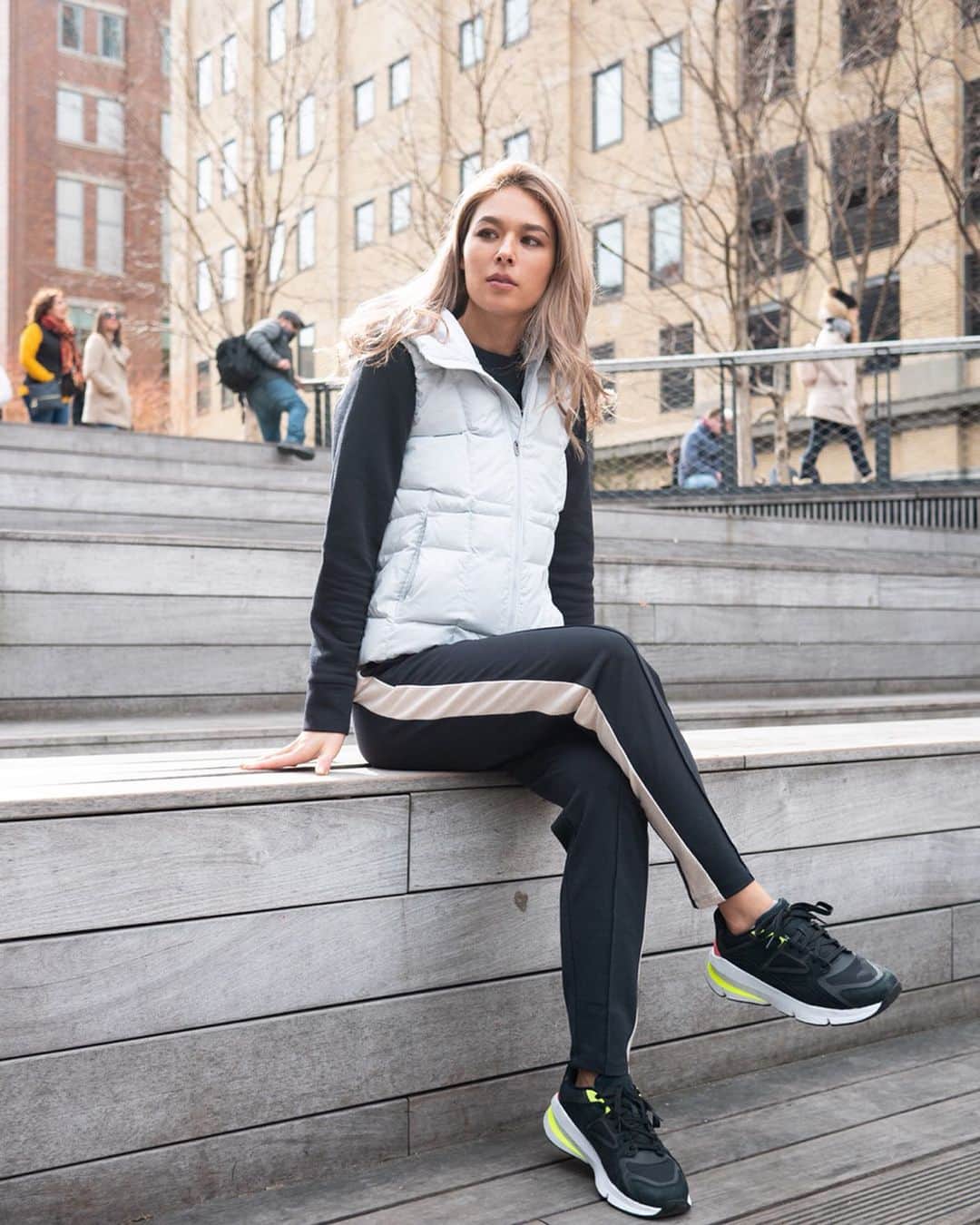 アンダーアーマー ダウンベスト てこずっ 