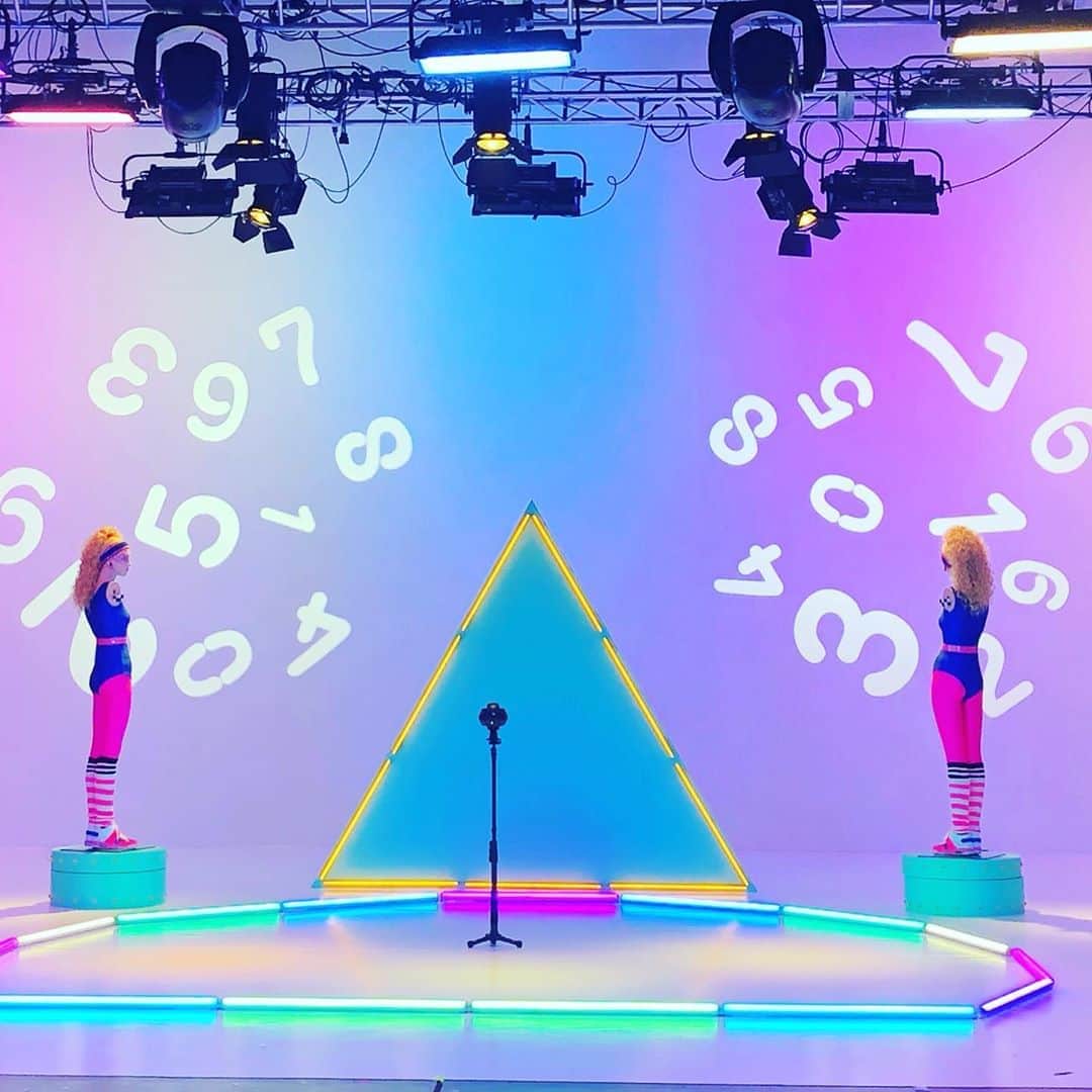 田中秀幸のインスタグラム：「セットデザイン　#loto #新しい地図 #CM」