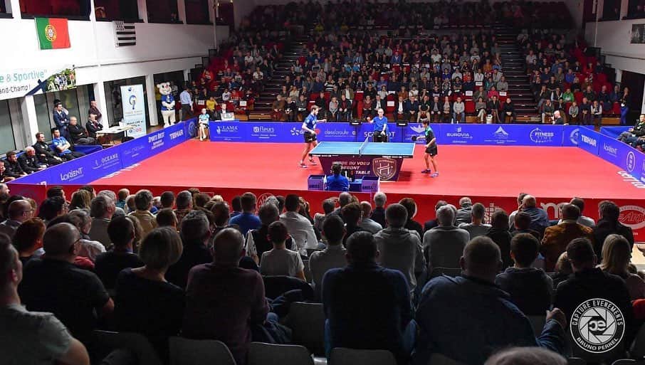 サム・ウォーカーのインスタグラム：「Great to get back to winning ways in the Champions League tonight with a 3-0 against Sporting Lisbon! 💪🏻🏓🔵」