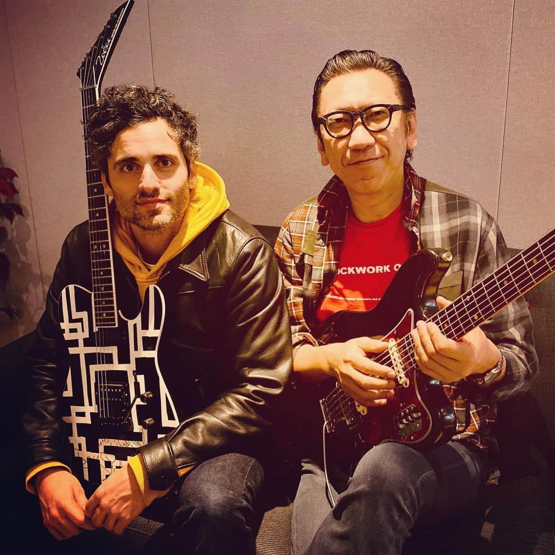 布袋寅泰さんのインスタグラム写真 - (布袋寅泰Instagram)「Had a great time with Freddie from The Vaccines. Great guitarist! ザ・ヴァクシーンズのフレディとジャム。いいギタリストだ！#freddiecowan  #thevaccines #hotei #guitar  #布袋寅泰」11月1日 8時24分 - hotei_official