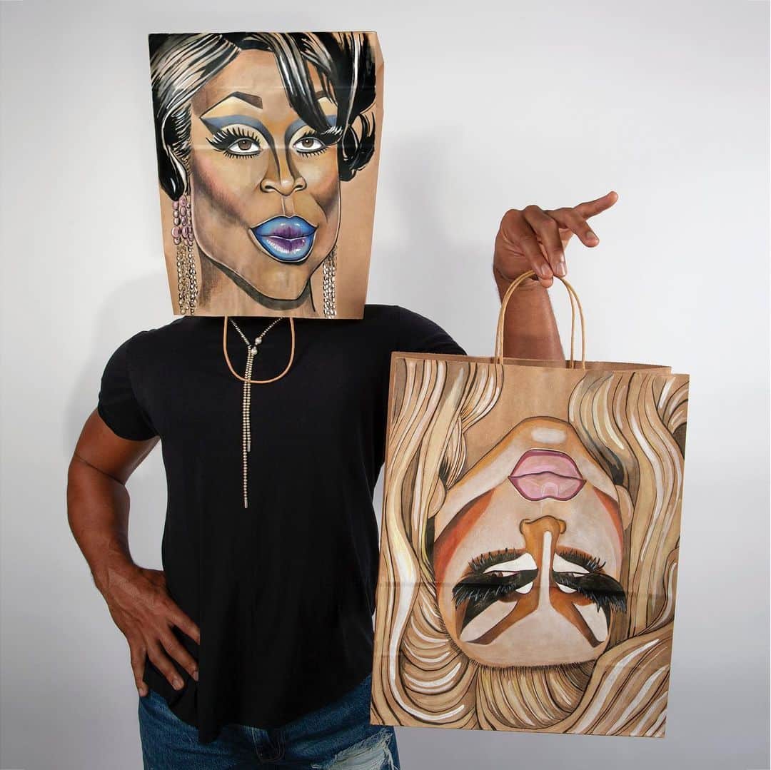 デヴィッド・ギルモアさんのインスタグラム写真 - (デヴィッド・ギルモアInstagram)「In need of a last minute Halloween costume for tonight? Sketch a portrait on a paper bag, put in over your head, and bam! 💥🎃☠️😱👻 Be a drag queen, a housewife, or my favorite (the last one) be yourself. Thanks @bholtby and @see.ables for modeling these. #bagoverthehead #halloweendiy #caricature #illustration #bagart #wrapitup @trixiemattel @bobthedragqueen @bravoandy @neneleakes @gizellebryant」11月1日 8時48分 - davidgilmore