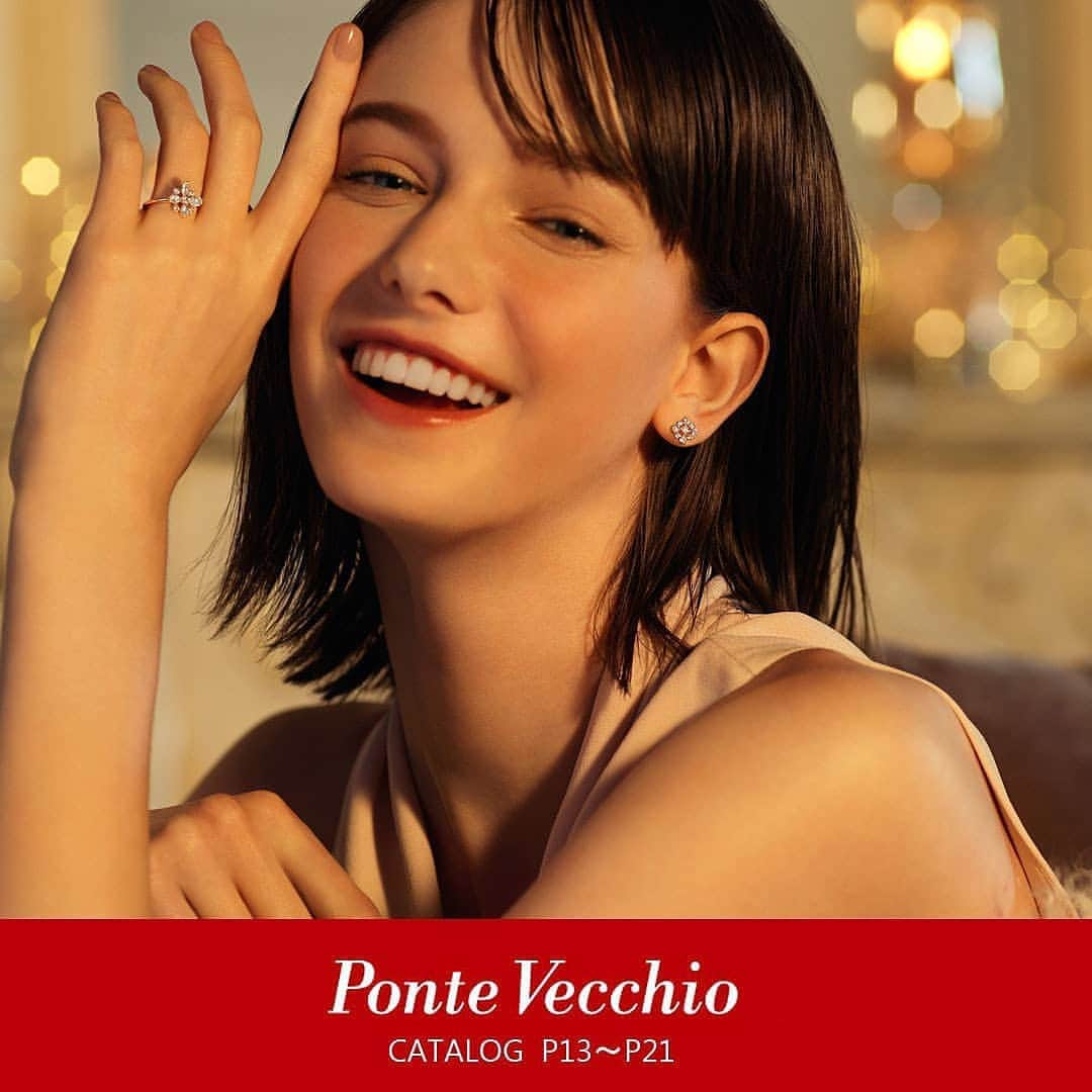 pontevecchioさんのインスタグラム写真 - (pontevecchioInstagram)「. ★ホリデーコレクション カタログは全3投稿に分かれています。 . ＜HOLIDAY GIFT 2019＞ 2019年のホリデーコレクションのテーマは、イタリア語で“輝く夜”を意味する「Notte brillante（ノッテ・ブリランテ）」。 . 家々の窓明かりに広がるのは、大切な人と過ごす夜の時間。温かく優しい気持ちに包まれるようなロマンティック溢れるジュエリーをお届けします。 . 各店、またはオンラインショップにて新作をご紹介しております。ぜひご覧くださいませ。 . 【商品詳細】 ◼️写真2枚目 「PRIMADONNA」 写真左から SS マザーオブパール/ダイヤモンド ウォッチ SS マザーオブパール/ダイヤモンド ウォッチ SS（PGプレーティング） マザーオブパール/ダイヤモンド ウォッチ . ◼️写真4枚目 1. Pt999/Pt850 ダイヤモンド ネックレス 2. Pt999/Pt850 ダイヤモンド ネックレス 3. Pt999/Pt850 ダイヤモンド ネックレス 4. Pt999/Pt850 ダイヤモンド ネックレス 5. Pt999/Pt850 ダイヤモンド ネックレス 6. Pt999/Pt900 ダイヤモンド ピアス 7. Pt999/Pt900 ダイヤモンド ピアス . ◼️写真5枚目 「PASSIONE」 写真上から K18YG ダイヤモンド ネックレス K18YG ダイヤモンド ネックレス K18YG ダイヤモンド ネックレス K18YG ダイヤモンド ネックレス K18YG ダイヤモンド ネックレス K18YG ダイヤモンド ネックレス . ◼️写真6枚目 1. K18YG ダイヤモンド ピアス 2. K18YG ピアス 3. K18YG ダイヤモンド ネックレス 4. K18YG ダイヤモンド ネックレス 5. K18PG ダイヤモンド リング 6. K18PG ピンクサファイア/ダイヤモンド リング 7. K18WG ダイヤモンド ピアス 8. K18WG ダイヤモンド ピアス . ◼️写真7枚目 1. K10YG フレッシュウォーターパール/ダイヤモンド ピアス 2. K10YG フレッシュウォーターパール/ダイヤモンド ピアス 3. K10YG ミックスカラーストーン ブレスレット 4. K10YG ダイヤモンド ピアス 5. K10YG ホワイトトパーズ ブレスレット 6. K10YG ダイヤモンド ネックレス※ 7. K10YG ダイヤモンド ネックレス 8. K10YG ルビー/ダイヤモンド ネックレス※ ※リバーシブル仕様 . ◼️写真8枚目 「Ondina」 K10YG ホワイトトパーズ ピアス K10YG ホワイトトパーズ リング K10YG ホワイトトパーズ ネックレス . 「Coccolo」 K10PG ピンクトルマリン/フレッシュウォーターパール/ダイヤモンド ネックレス K10PG ローズクオーツ/ピンクトルマリン/フレッシュウォーターパール/ダイヤモンド リング K10PG ピンクトルマリン/フレッシュウォーターパール ピアス . ◼️写真10枚目 「Caro」 K10YG ダイヤモンド ネックレス K10YG ダイヤモンド ピアス ※2019年12月31日（火）までの期間限定スペシャルプライス ※数量限定 Special Box 付 . ※ご来店の際は店頭まで在庫状況をお問い合わせください。 . #ポンテヴェキオ#ジュエリー#アクセサリー#プレゼント#自分へのご褒美#自分にプレゼント#クリスマス#ホリデー#クリスマスプレゼント#ネックレス#ピアス#リング#ブレスレット#新作#ハート#パール#ダイヤモンド#🎄#🎁」11月1日 9時11分 - pontevecchio_jp