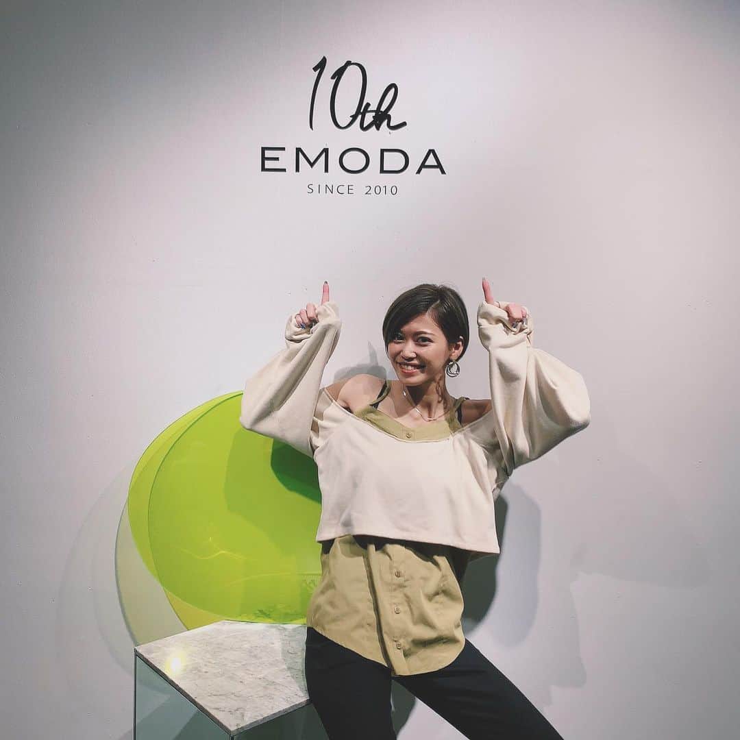 kazuki youdaのインスタグラム：「_  きょうも展示会お手伝い☝️ 昨日の展示会コーデはこちら☺️💚 詳細はまたBLOGにもUPしますね🙆‍♀️ _  @emoda_snap  @emoda_official  #EMODA #2020ss」