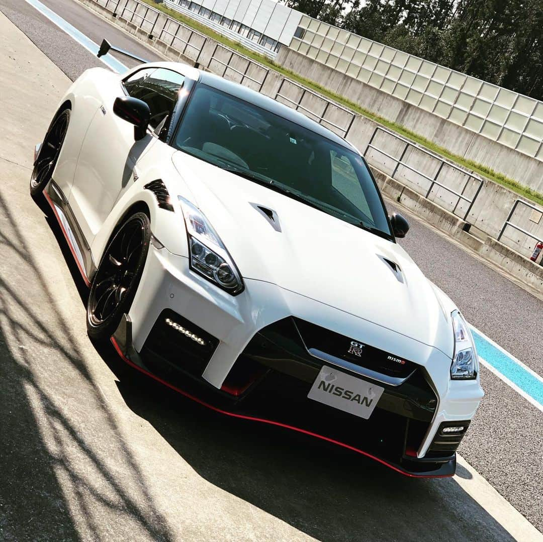 井出有治さんのインスタグラム写真 - (井出有治Instagram)「袖ヶ浦フォレストレースウェイで “GTR NISMO 2020”の試乗  #nissan #nismo  #gtr #clicccar」11月1日 15時11分 - yuji_ide_official