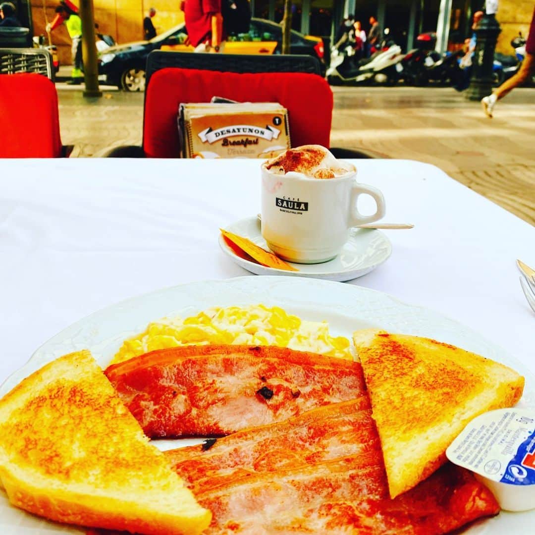 鈴木涼美さんのインスタグラム写真 - (鈴木涼美Instagram)「美味しいものは世界を救う。 #barcelona #spanishfood #discoverbarcelona #discoverspain #barcelonafood」11月1日 15時15分 - suzumisuzuki